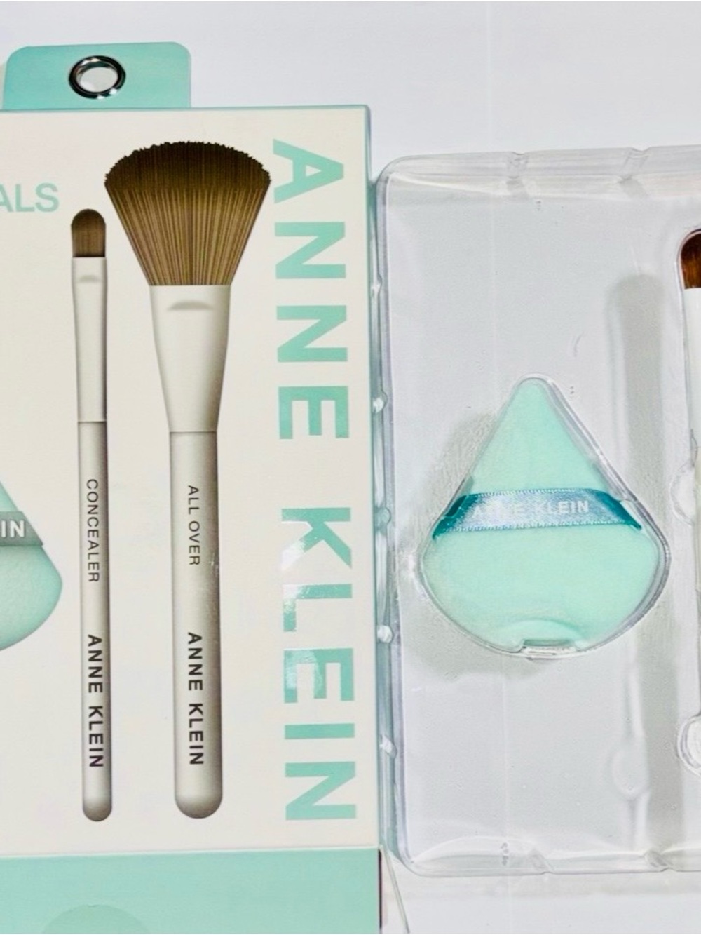 Anne Klein Mint Teardrop Makeup Sponge & Brush Set